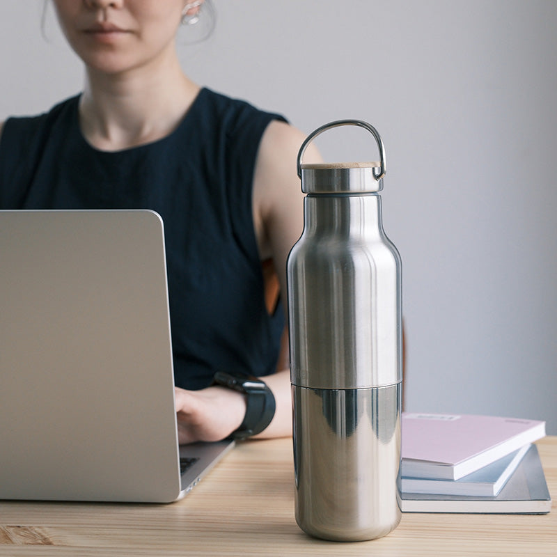 20oz-rise-reflect-with-bamboo-cap-e1 20oz_rise_reflect_desk_laptop_square.jpg