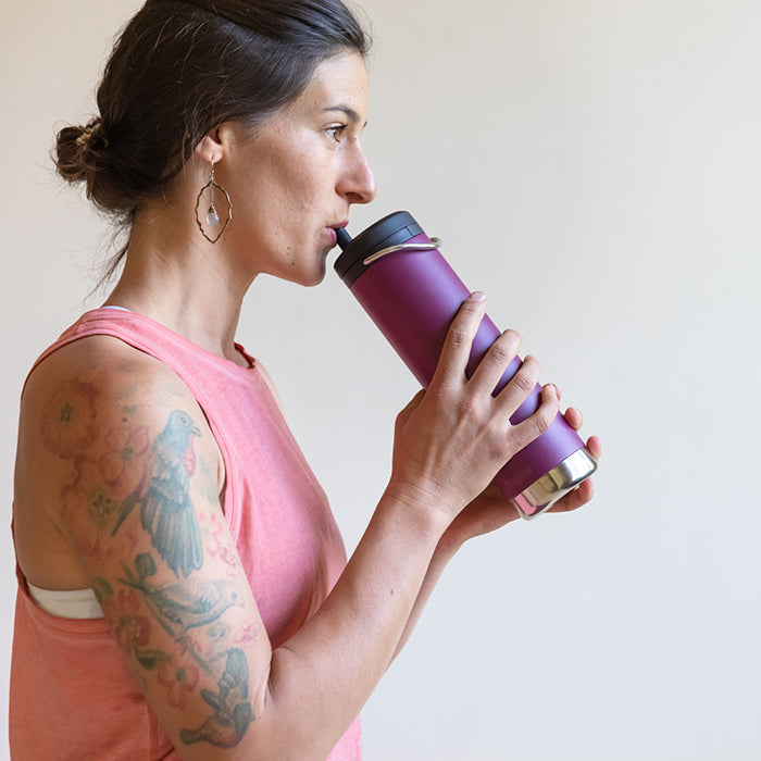 tkwide-twist-cap-with-straw-kit-i9 K20TKWPT-PP-T-TWIST-straw_cap_drinking_yoga_lifestyle_64bb08ca-98d0-4e89-83fd-b166cda65ccd.jpg
