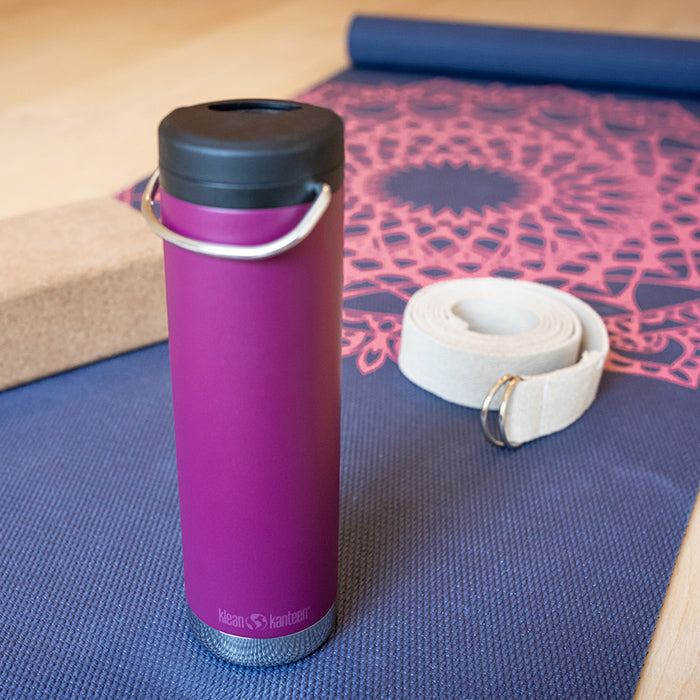 tkwide-twist-cap-with-straw-kit-i9 K20TKWPT-PP-T-TWIST-yoga_bottle_closed_lifestyle_a5ac6535-9c60-42bb-86fe-b94b5cef2b68.jpg