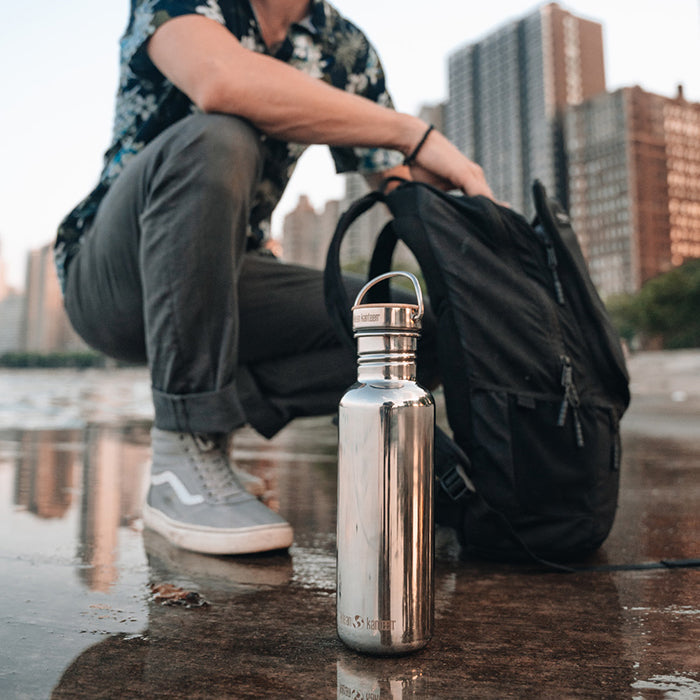 27oz-reflect-with-bamboo-cap-l0 K27SSLRF-MS-BAMBOO_reflect-bottle_city_lifestyle_ff882516-9bd8-49cf-b515-736a0a9c889f.jpg