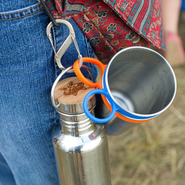 steel-s-biner-3-p0 carabiner_steel_clip_bottle_lifestyle_f9a2dad1-cd06-4894-b3ff-13476b2b5a87.jpg