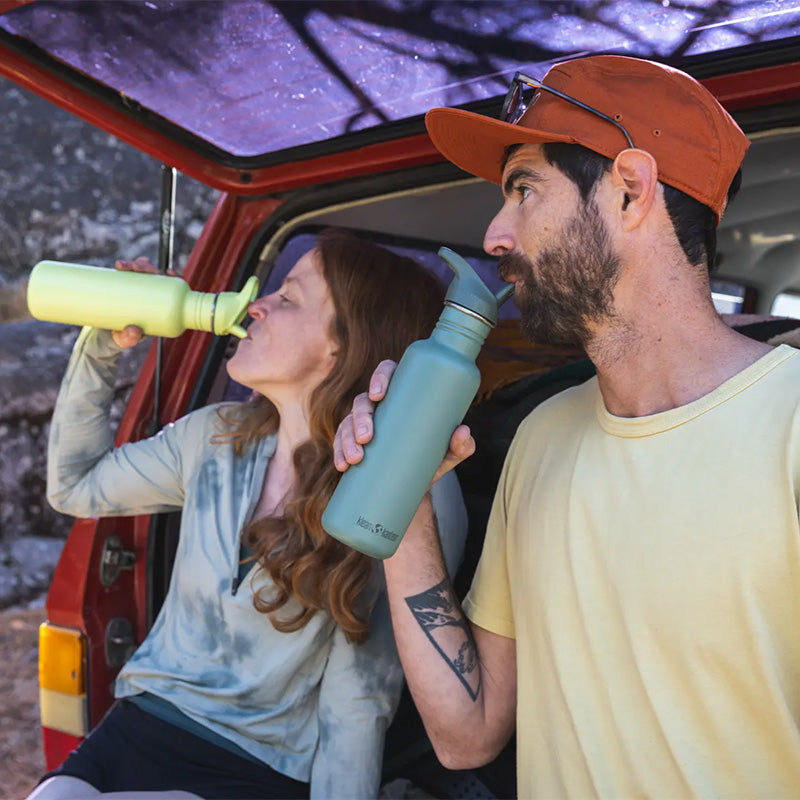 classic-flip-seal-sport-cap-no-straw-z9 classic_27oz_flip_seal_couple_tailgate_tip-sip_square.jpg