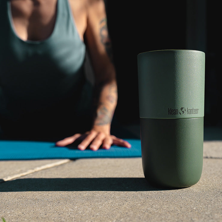 smoothie-set-i4 smoothie_kit_rise_tumbler_seaspray_closeup.jpg