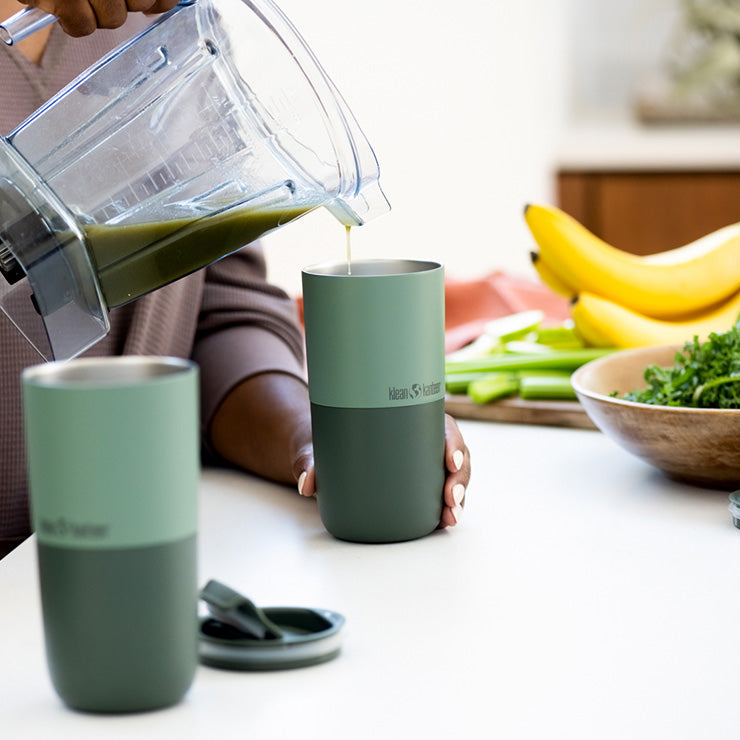smoothie-set-i4 smoothie_kit_rise_tumbler_smoothie_pour.jpg